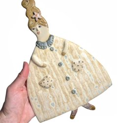 Dame med frakke - keramik vgkunst - Berta