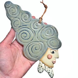 Mademoiselle krlle - keramik vgophng- Frida