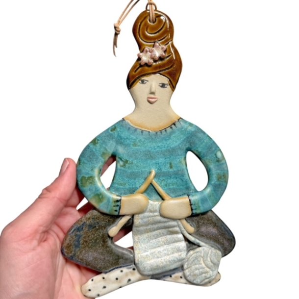 Strikker - keramik dame vgophng - Malene