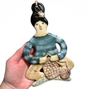 Strikker - keramik dame vgophng - Karen