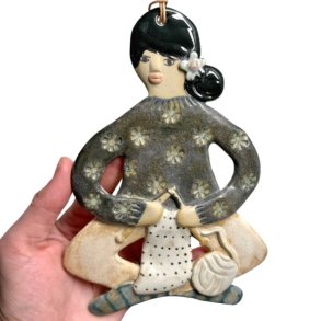 Strikker - keramik dame vgophng - Julie