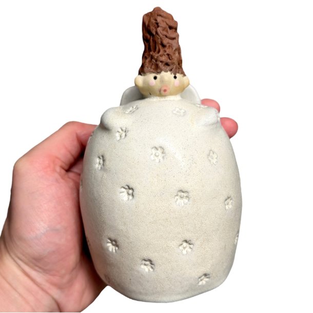 Engel med hjt hr - stor creme blomst 9