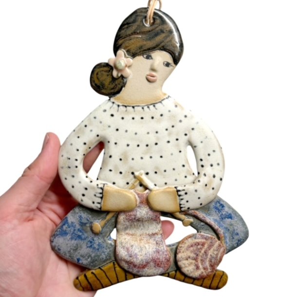 Strikker - keramik dame vgophng - Henriette