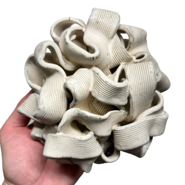 Krllet - keramik vgophng - lille creme