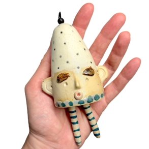 Finurlig klokke - keramikfigur - 93