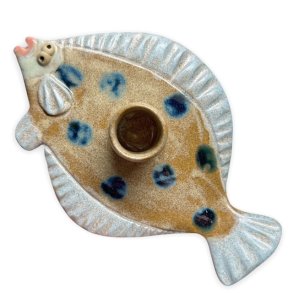 Fladfisk - keramik lysestage - sand - blgrn