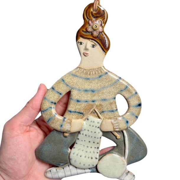 Strikker - keramik dame vgophng - Kirsten