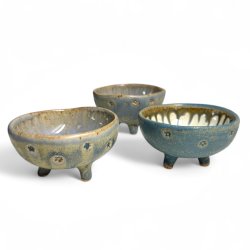 Tre-benet keramik skl - bl blomst