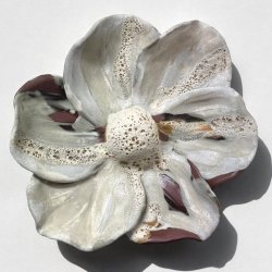 Stor keramik blomst - vgrelief